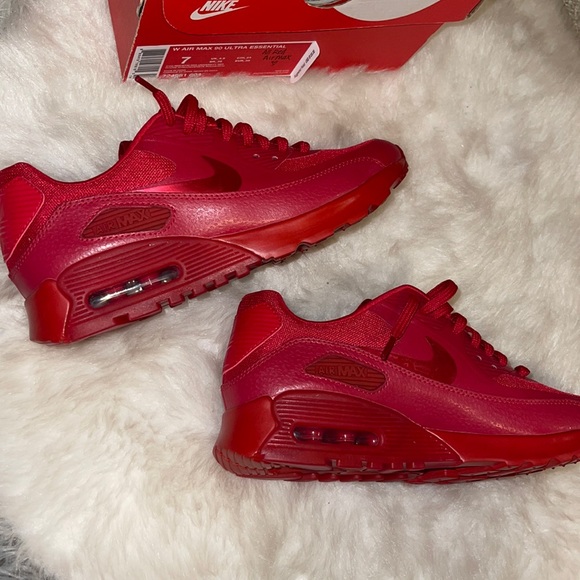 Red Air Max 90 Ultra Essential - Picture 4 of 6